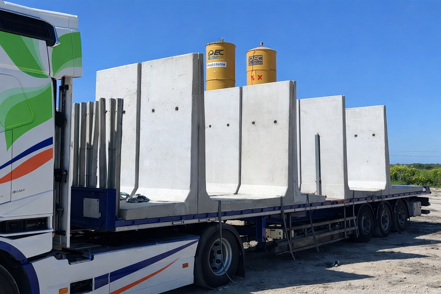 Murs béton préfabriqués en L